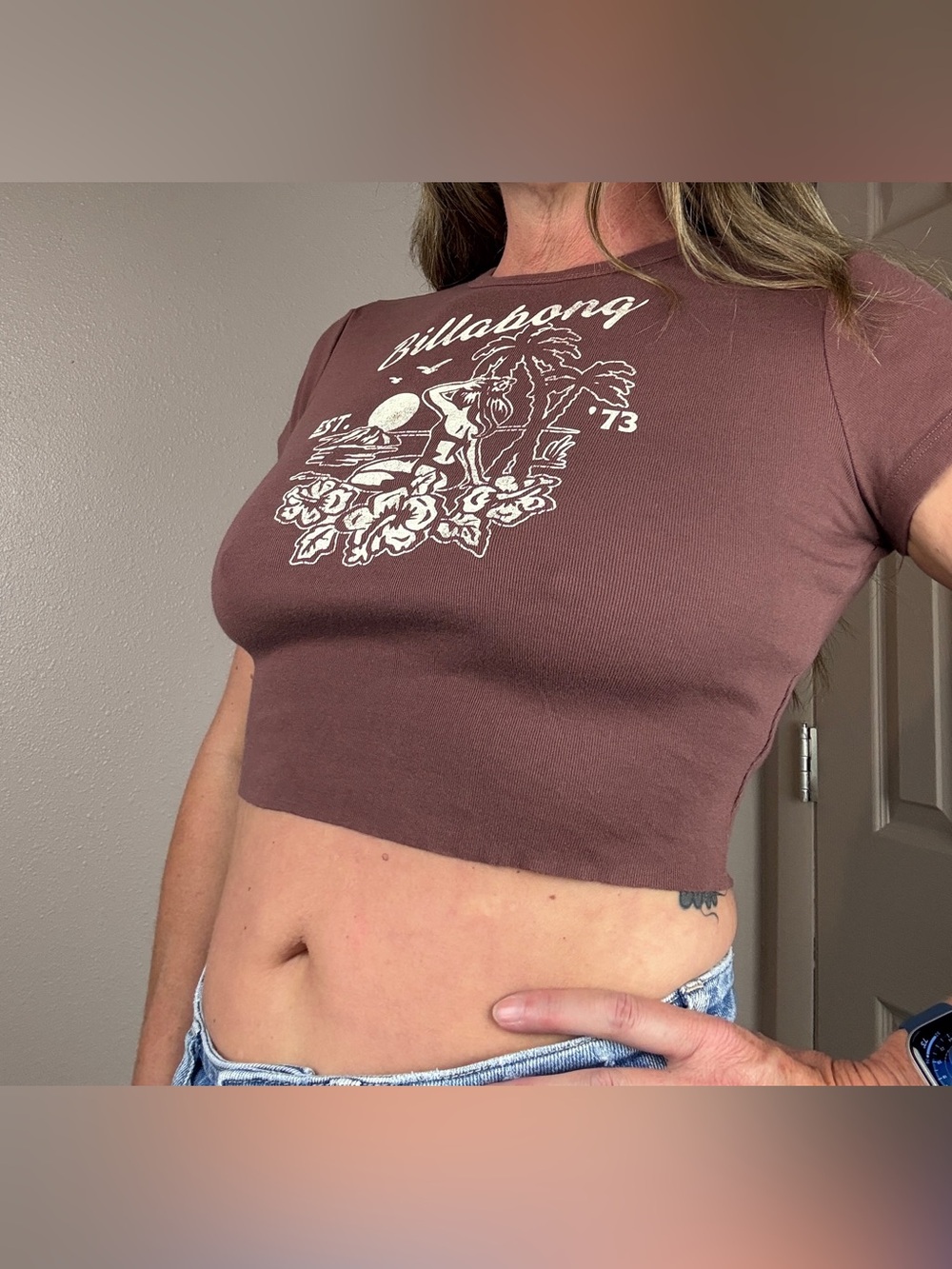 Billabong cropped t-shirt size M
